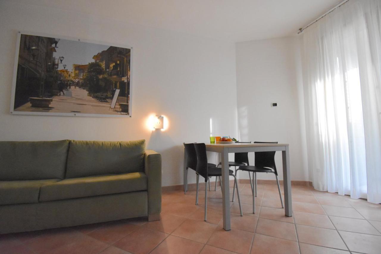 סן וינצ'נזו Residence Il Cardellino מראה חיצוני תמונה